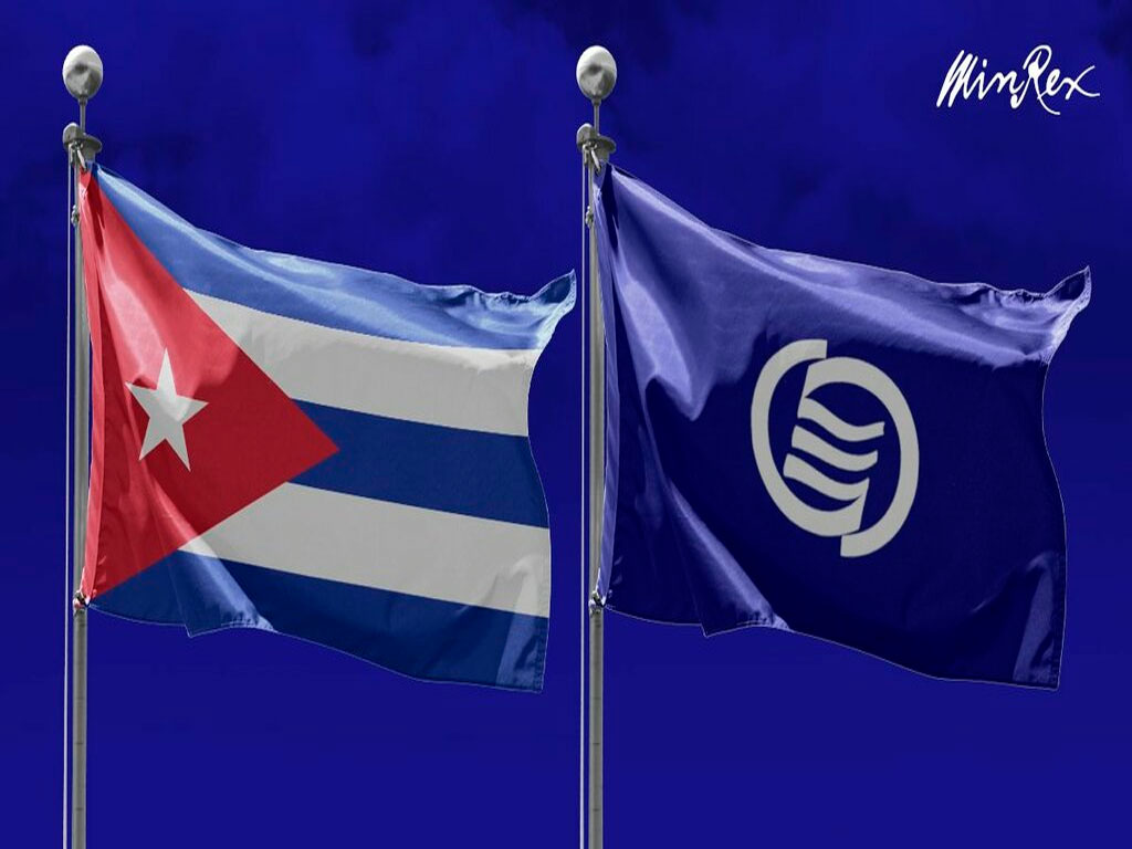 Cuba-banderas-aec