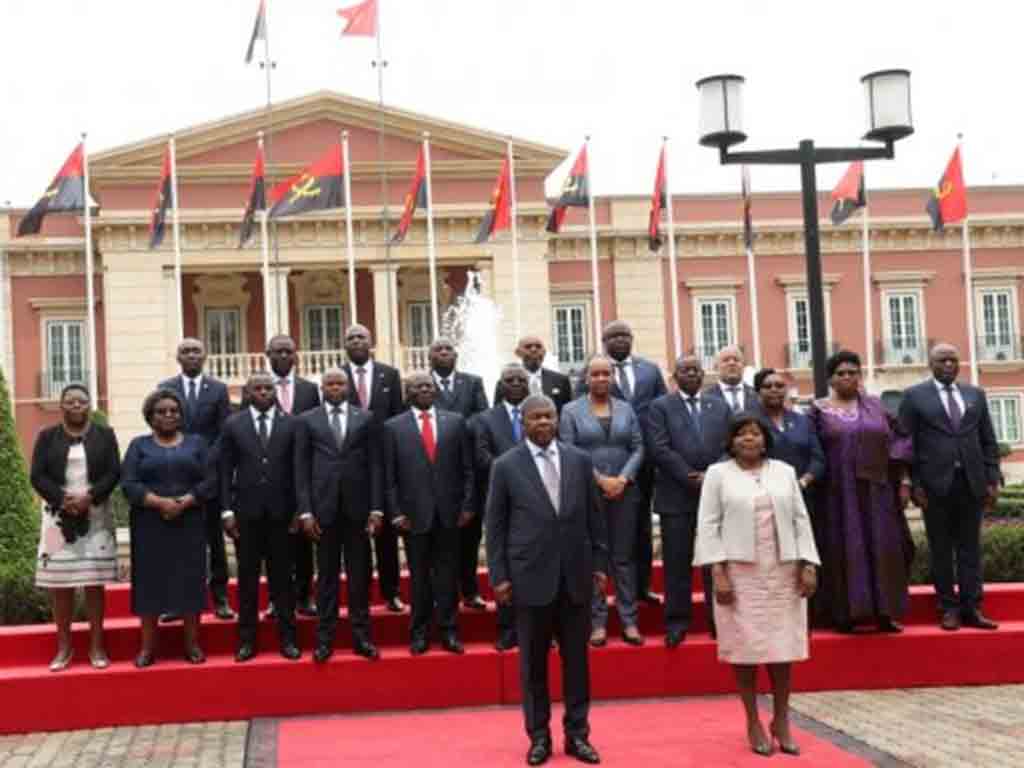 presidente-de-angola-convoca-a-mejorar-gestion-de-gobierno