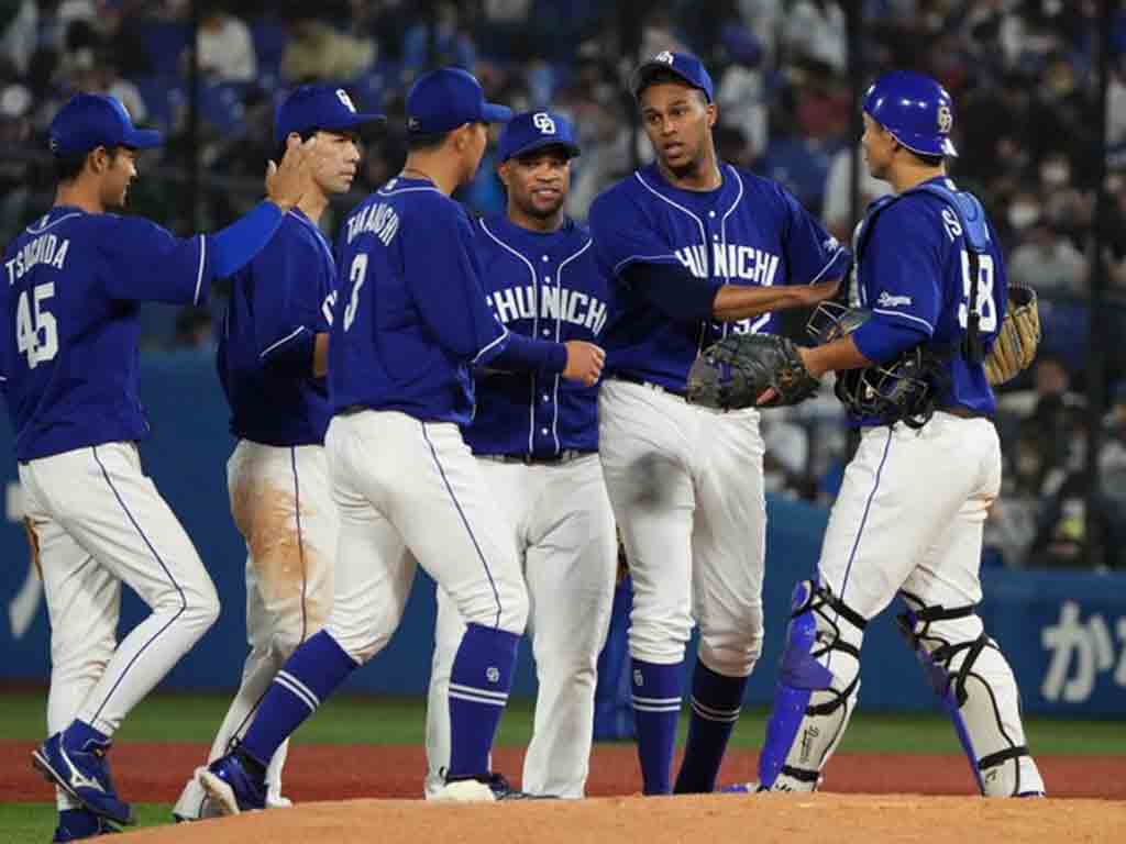 cubano-martinez-lider-en-rescates-de-liga-en-beisbol-japones