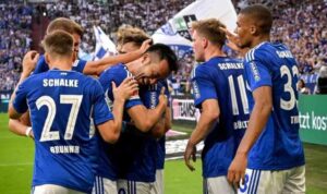 schalke-04-alcanzo-primera-victoria-en-la-liga-alemana