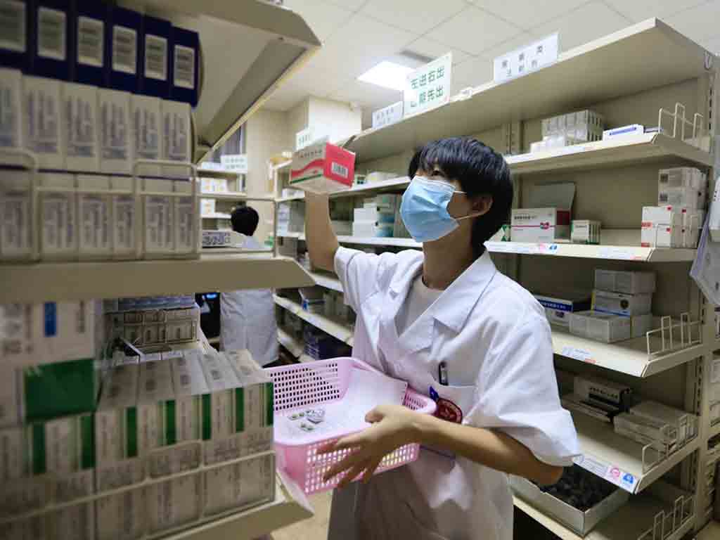 china-aprueba-ensayo-clinico-de-otra-pastilla-domestica-anticovid-19