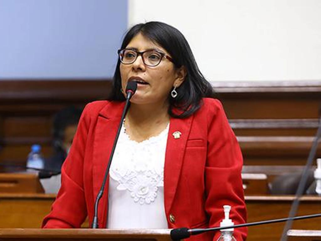 congresista-peruana-MargotPalacios