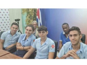 felicita-ministra-de-educacion-de-cuba-labor-estudiantil-en-olimpiada