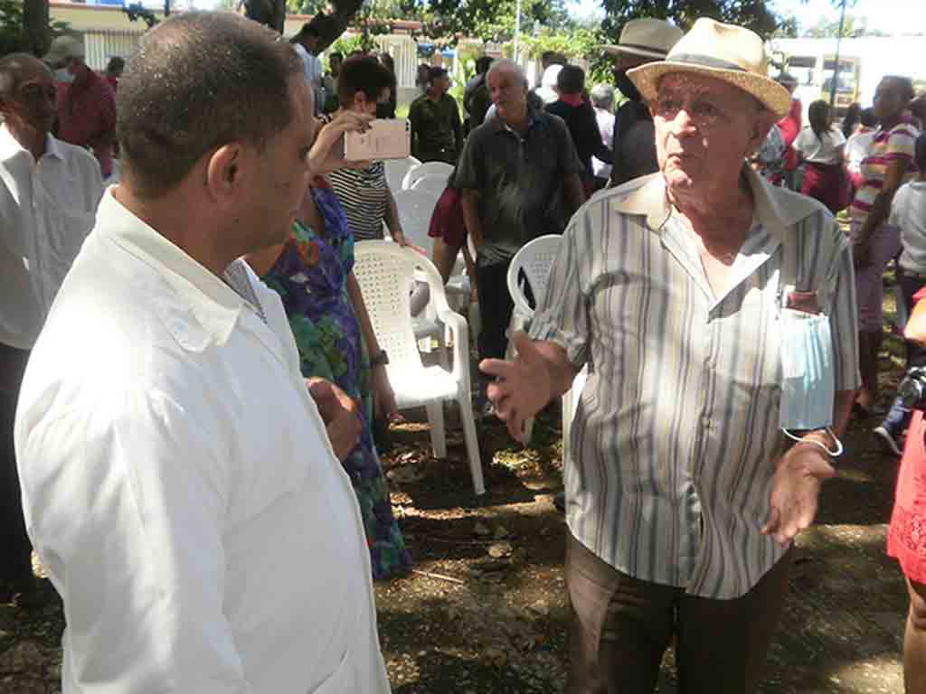  rinden-homenaje-a-heroes-del-ministerio-del-interior-en-cuba