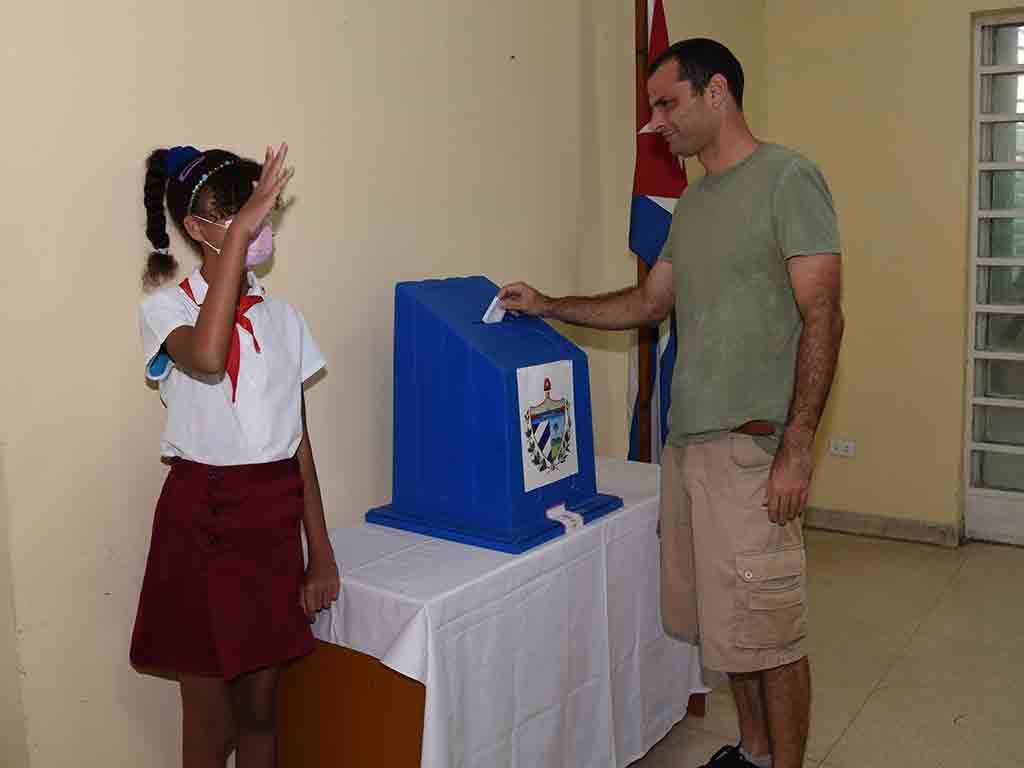 mas-de-cinco-millones-de-cubanos-participaron-en-referendo