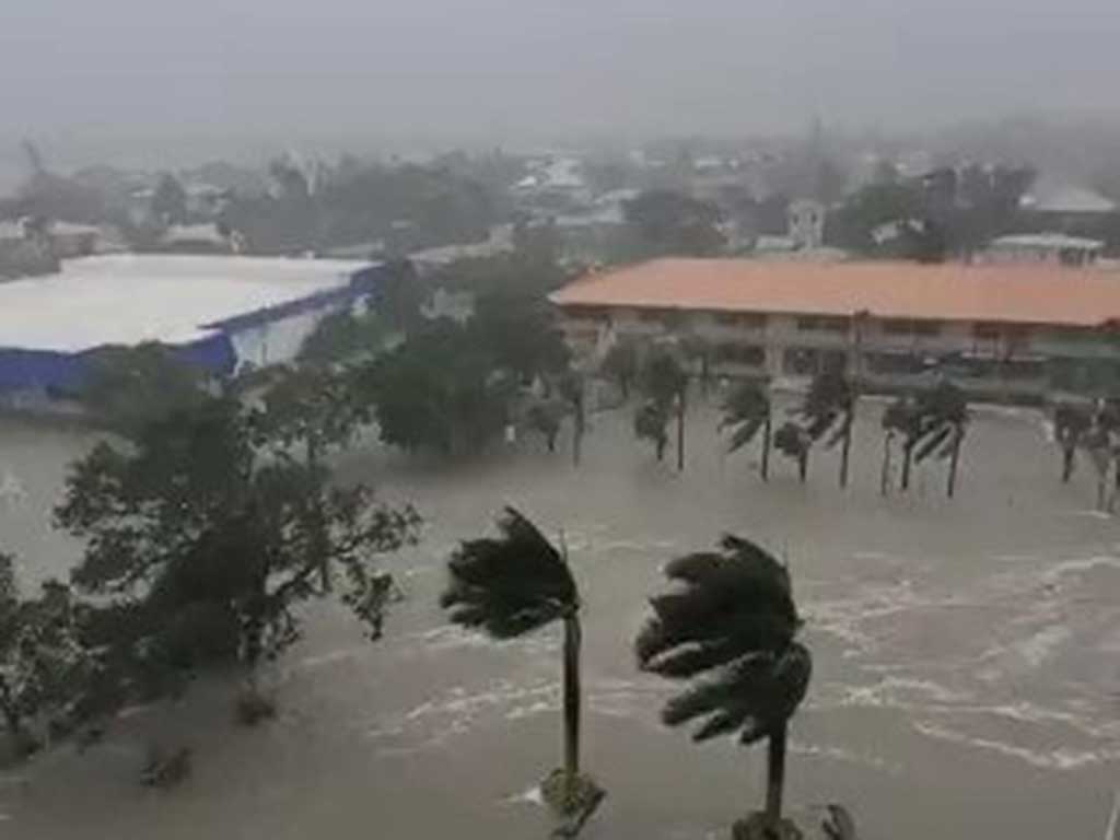 huracan-extremadamente-peligroso-ian-toco-tierra-en-eeuu