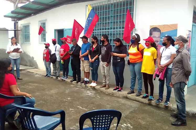 psuv-presenta-tareas-de-jefes-elegidos-en-la-base