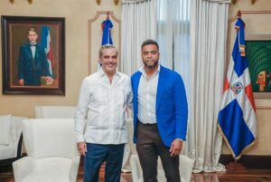 presidente-luis-abinader-recibe-a-pelotero-dominicano-nelson-cruz