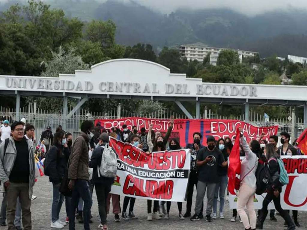 Ecuador-Marcha-Estudiantes