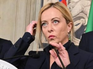 giorgia-meloni-asumio-como-primera-ministra-de-italia