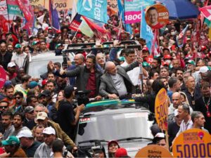 lula-cerro-campana-con-marcha-de-apoyo-para-eleccion-en-brasil