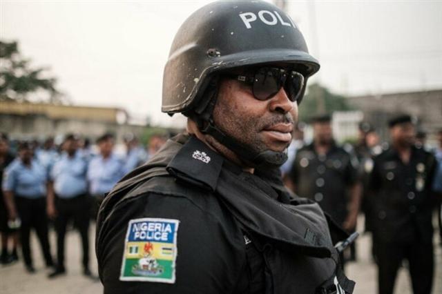 adiestran-policias-en-nigeria-con-vistas-a-elecciones