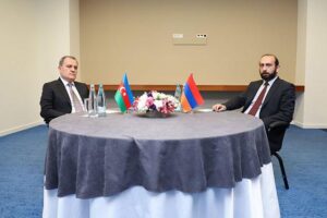 armenia-y-azerbaiyan-acuerdan-acelerar-negociaciones-para-lograr-paz