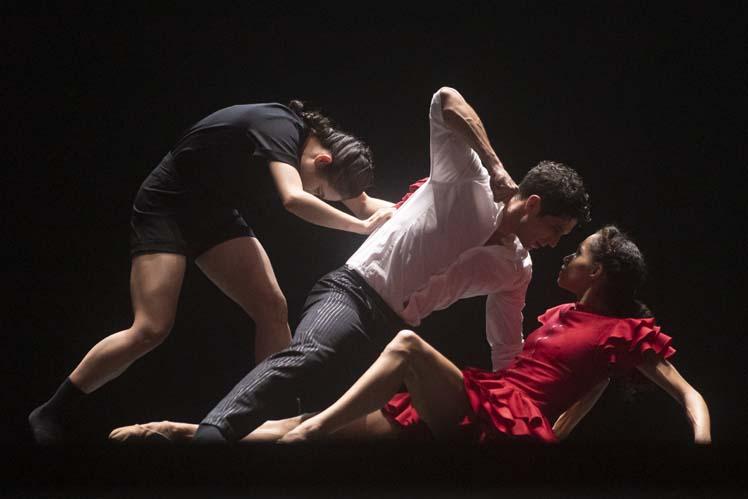  version-contemporanea-de-carmen-cerrara-festival-de-ballet-en-cuba