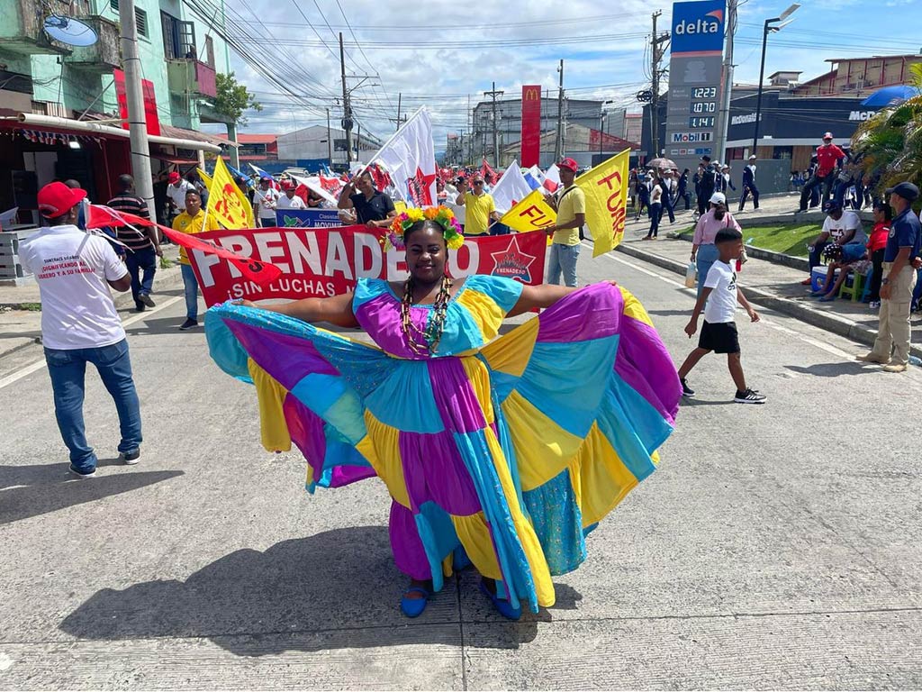 Colon-desfile-3