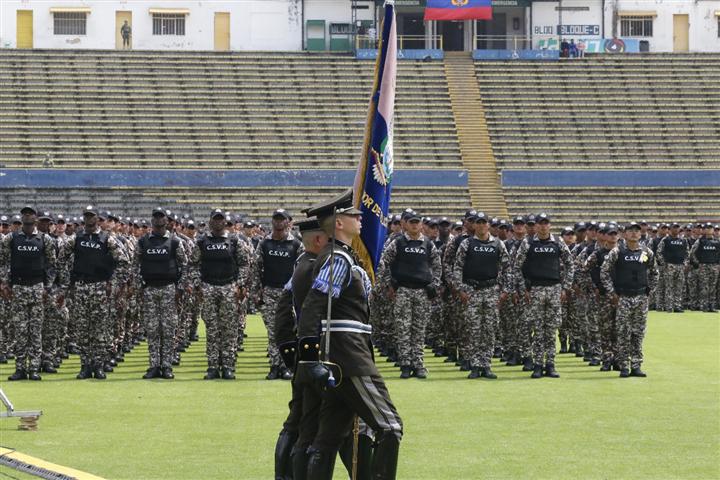  nuevos-servidores-enfrentaran-crisis-carcelaria-en-ecuador