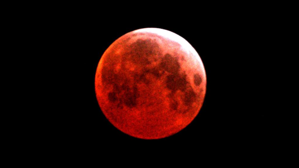 eclipse-lunar-total-o-luna-roja-se-vera-hoy-en-parte-del-mundo