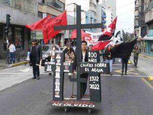 marchan-en-ecuador-por-derechos-laborales-a-un-siglo-de-huelga-obrera