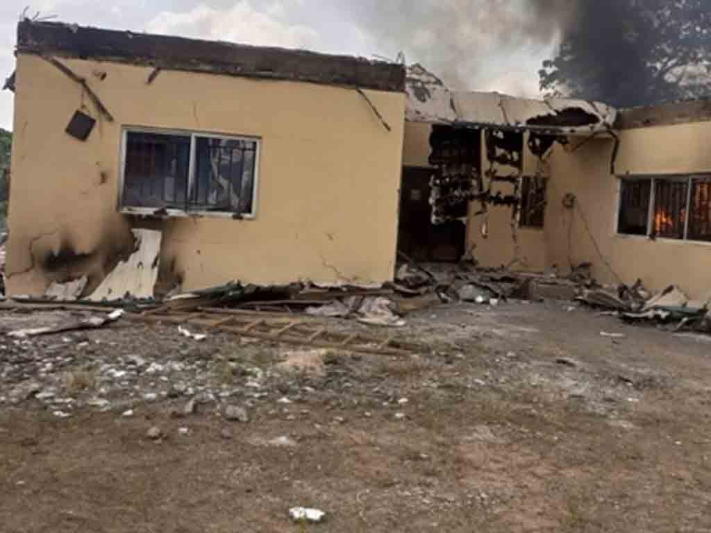 registran-incendio-en-centro-electoral-nigeriano
