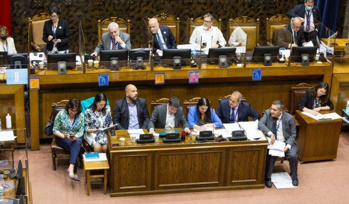 continuan-debates-de-comision-constitucional-del-senado-chileno