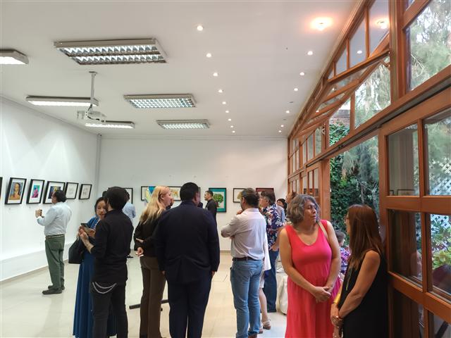 inaugurada-en-chile-exposicion-bloquear-los-suenos-es-imposible