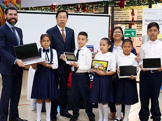  nicaragua-recibe-donativo-de-china-para-escuelas-primarias