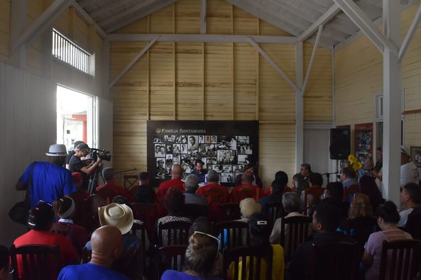 Presentacion de libro sobre Haydée Santamaria en Encrucijada