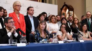 senadores-argentinos-exigen-investigar-atentado-a-vicepresidenta