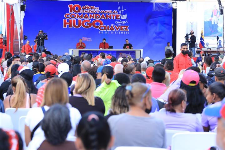 Maduro chavez homenaje 
