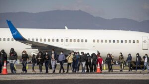 estados-unidos-reanuda-vuelos-de-deportados-hacia-guatemala