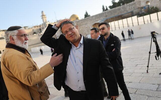 ministro-israeli-provoca-la-ira-de-palestinos-con-visita-a-templo
