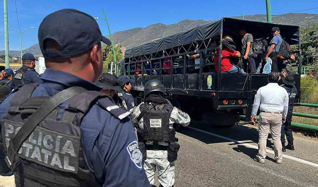 hacinados-en-chiapas-mexico-250-migrantes-en-un-camion