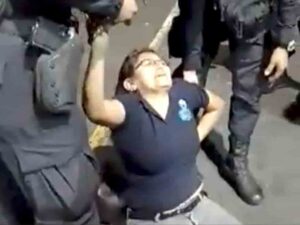 protestan-por-arrestos-en-el-salvador-por-reclamar-derechos