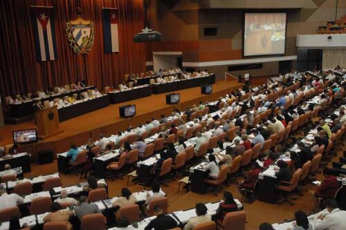 representacion-popular-en-sesion-constitutiva-de-parlamento-cubano