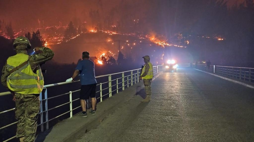  chile-enfrenta-incendios-forestales-con-la-ayuda-internacional