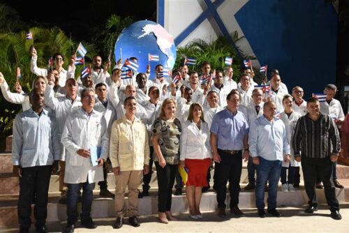 despiden-brigada-medica-de-cuba-rumbo-a-turkiye