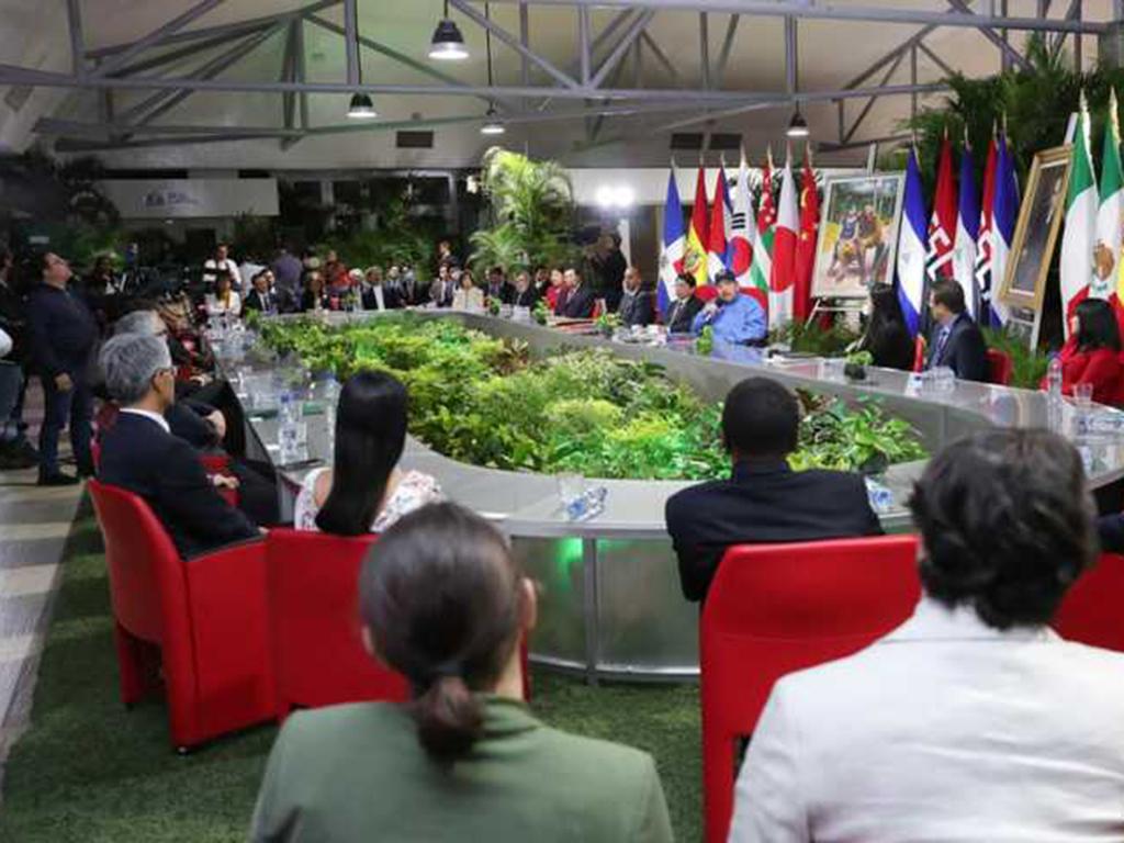 presidente-de-nicaragua-recibe-cartas-credenciales-de-embajadores