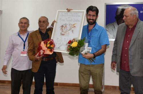 entregan-premio-nacional-de-literatura-en-cuba-a-poeta-delfin-prats