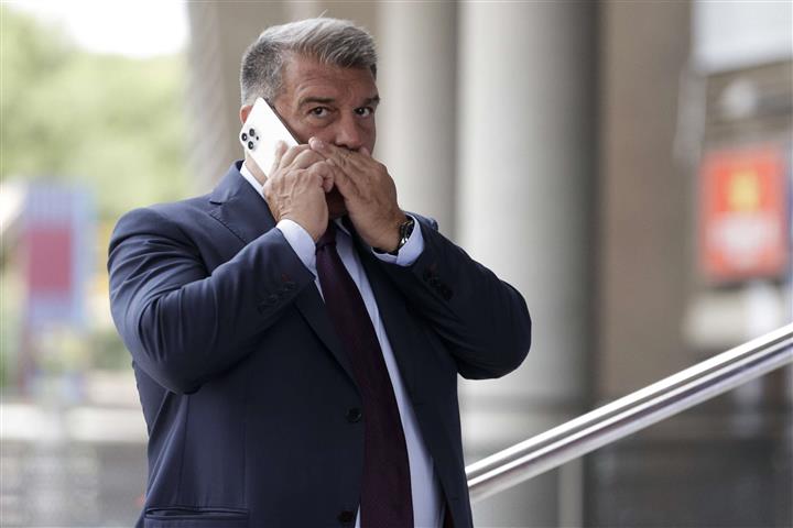 joan-laporta-telefono-movil-llama