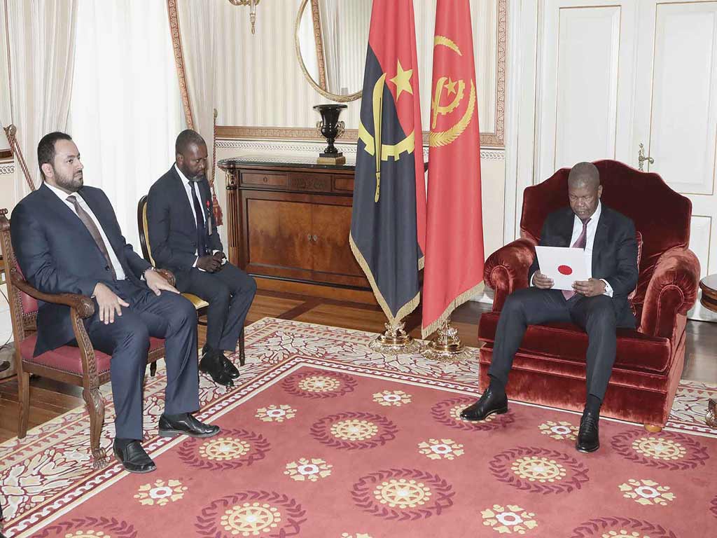 presidente-recibe-enviado-Qatar