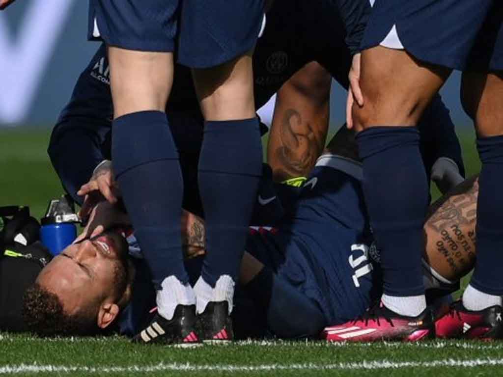 lesion-de-neymar-no-parece-muy-grave