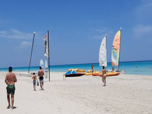 turismo-cuba-playa