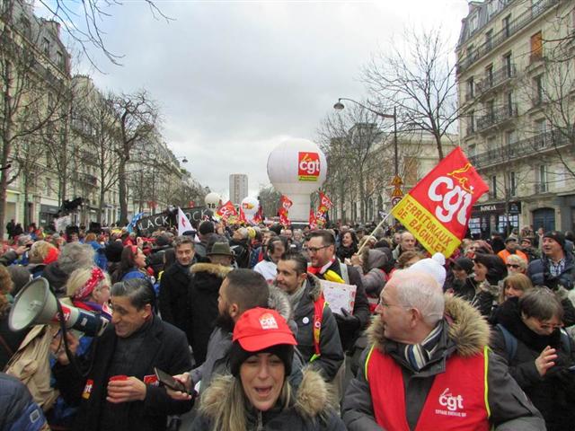 franceses-vuelven-a-las-calles-contra-reforma-de-jubilacion