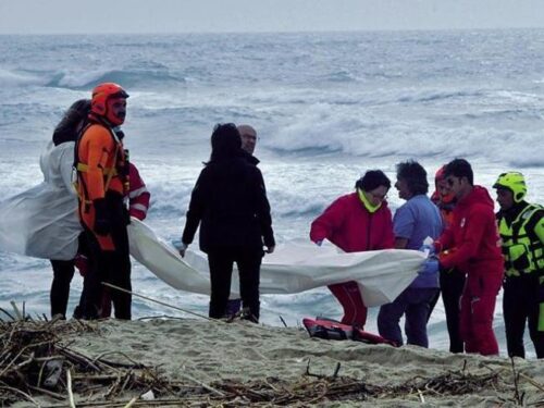 suman-siete-los-muertos-tras-naufragio-de-migrantes-rumbo-a-italia