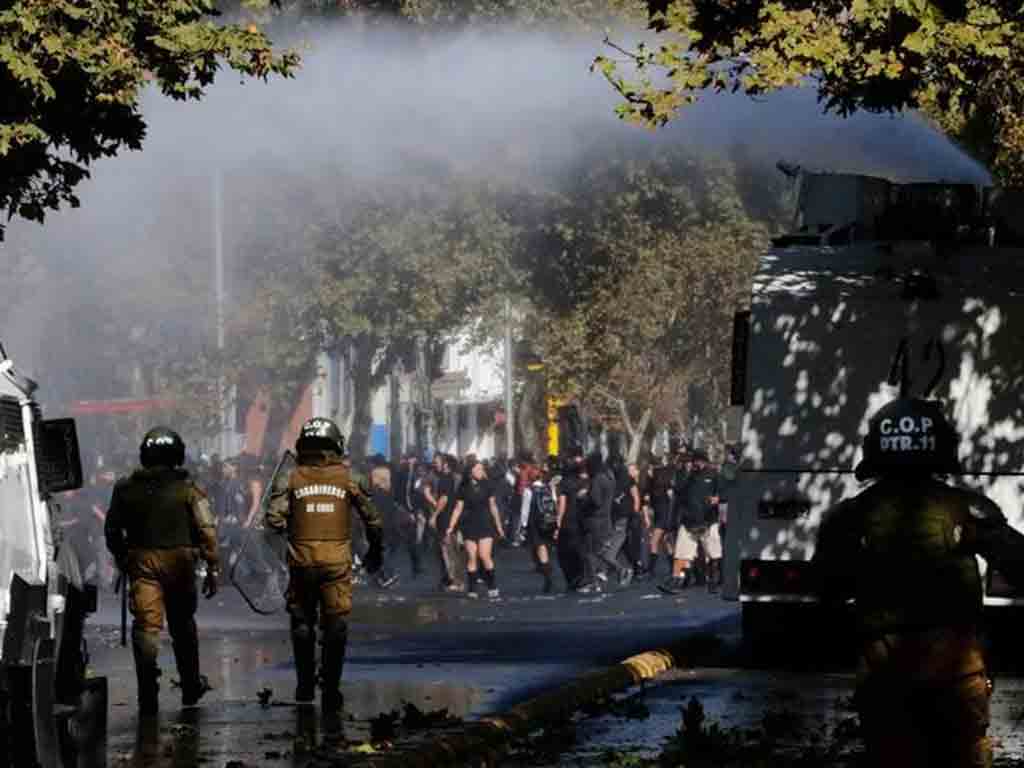 unos-30-detenidos-durante-protestas-en-chile