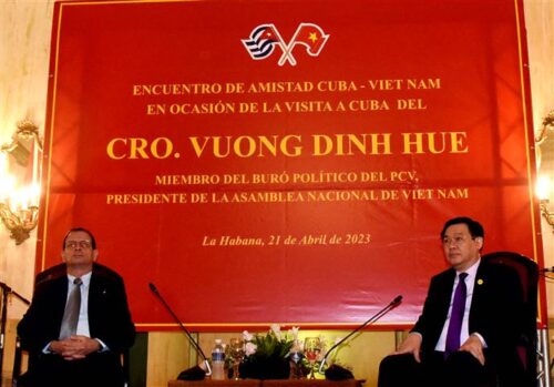 presidente-de-asamblea-de-vietnam-dialoga-con-amigos-en-cuba