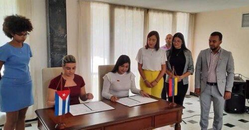 juventud-de-venezuela-y-de-cuba-firman-acuerdo-de-cooperacion
