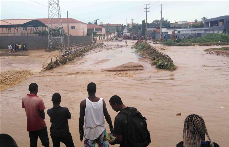  analizan-pobreza-y-precariedad-del-empleo-en-angola