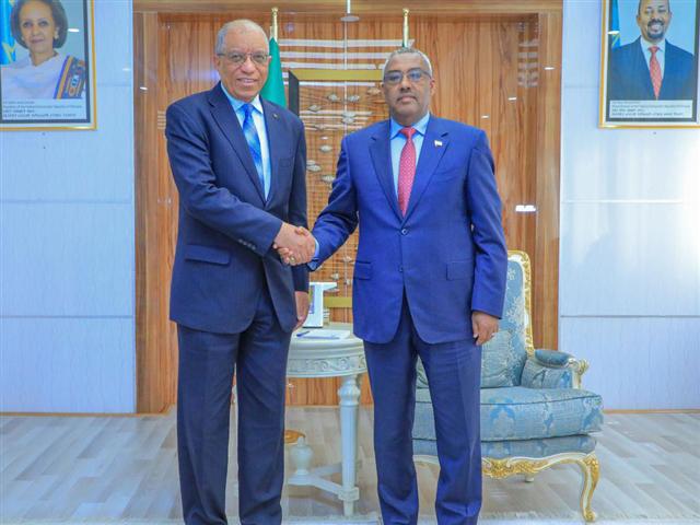 agradecen-a-embajador-de-angola-aportes-a-relaciones-con-etiopia