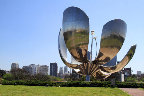 Flor-gigante-en-Buenos-Aires